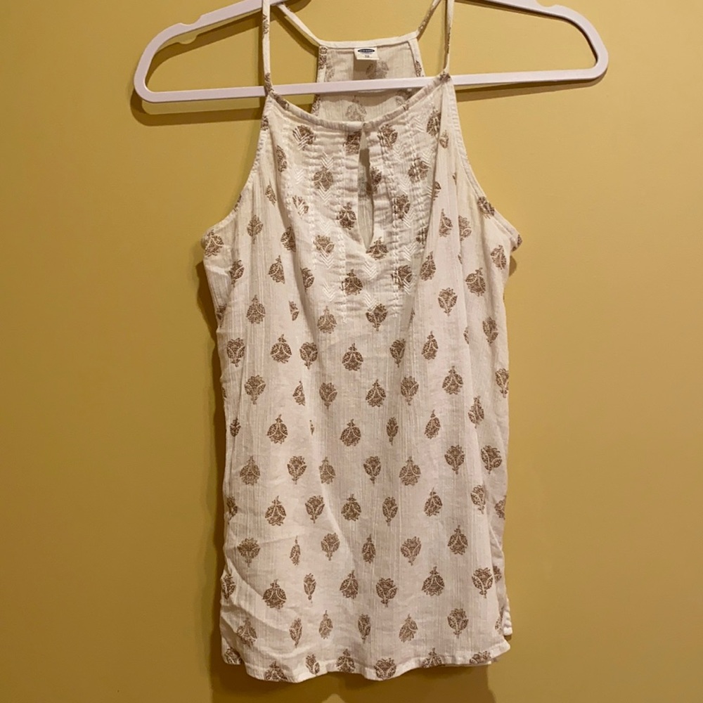 Keyhole high neck tank